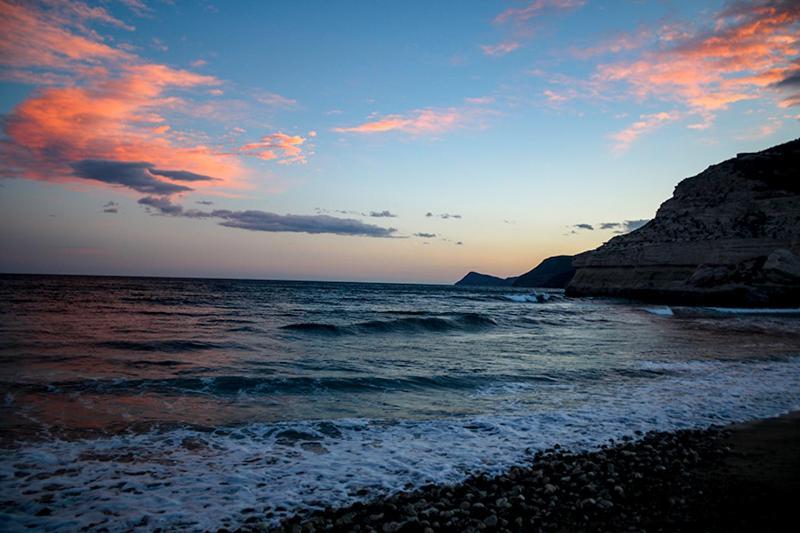 La Palmera. El Amanecer En El Parque Natural Agua Amarga  Kültér fotó